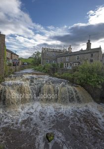The River Ure runs through the heart of the village of Hawes in the Yorkshire Dales, England.