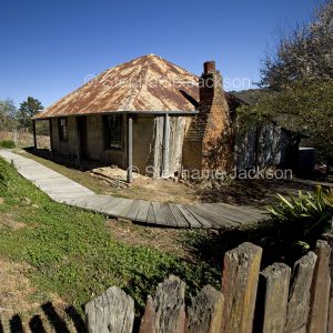 Old cottage in the historic gold mining village of Hill End, a popular tourist destination in NSW Australia.